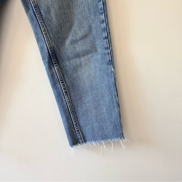 ZARA | High-Rise Mom Jeans - Picture 6 of 7